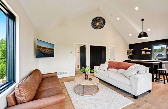 Nordica Loft-Walk to Egg Harbor