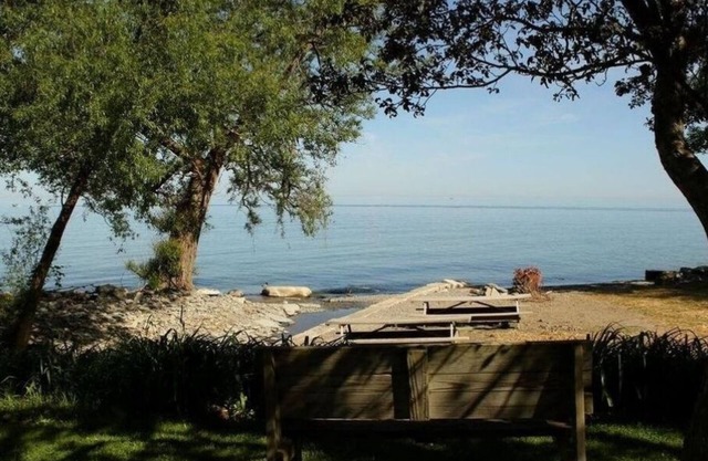 North East Lake House- 2 Apartments- sleeps 12