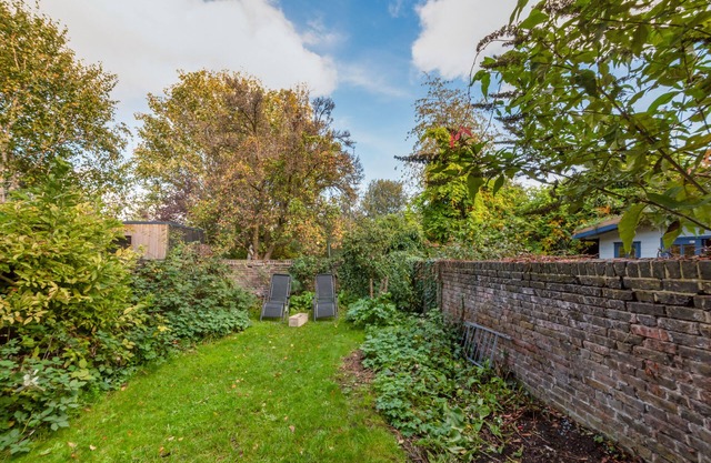 North Kensington Westfield 3 bedroom New DeluxAprt