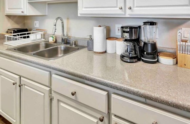 North Pomona Home Near Claremont Colleges