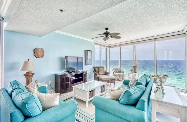 Oct/Nov Specials! Gorgeous Corner Views!