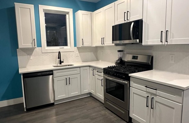 NWK 627 ROOM 111 PRIVATE BATHROOM