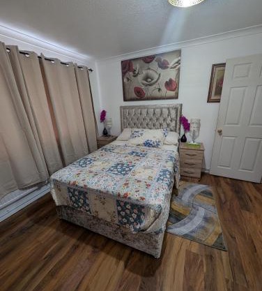 Oakley Room