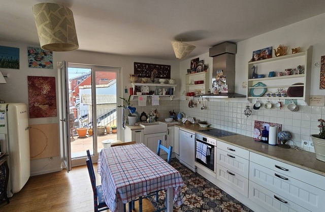 Charming artist's home with a special atmosphere, in a luxury complex.