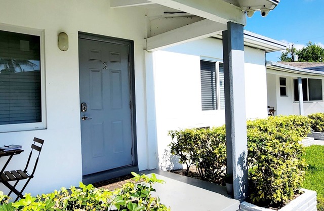 Oasis at Hollywood II - Sleep 4 - Unit 2