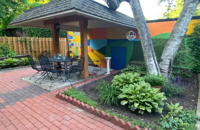 Oasis by Frick Park w Garage Parking and Workspace