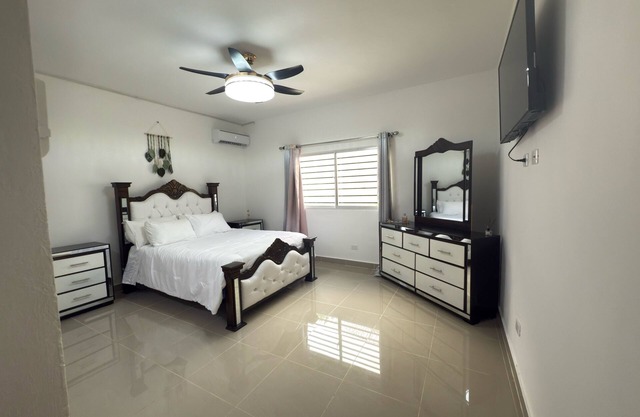 Oasis in la Perla del Sur with Pool