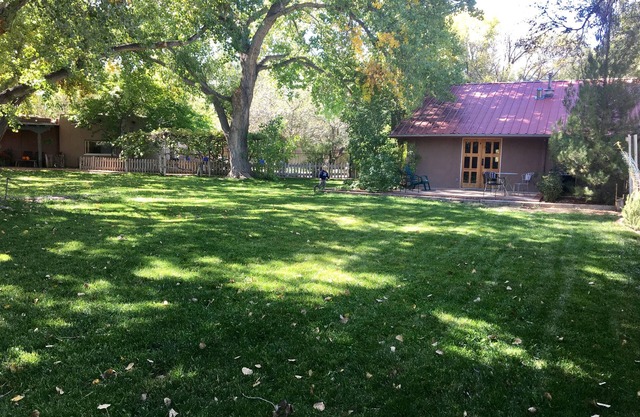 Oasis en la ciudad. 1 BD, 1 BA. ABQ, NM