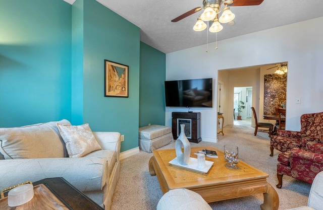 Oasis On Oak 2-bedroom house in Historic Downtown Dayton for Perfect Living!