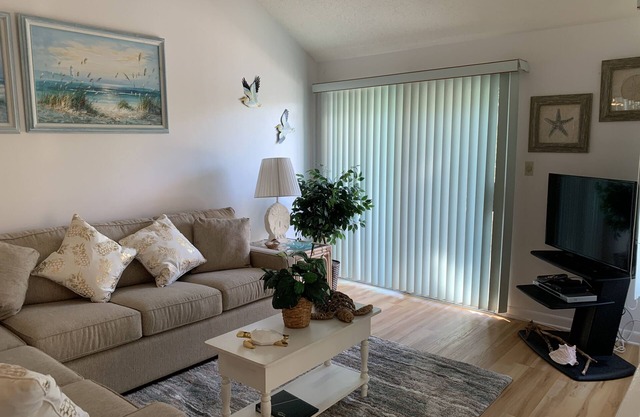 Hermoso Bayside Condo