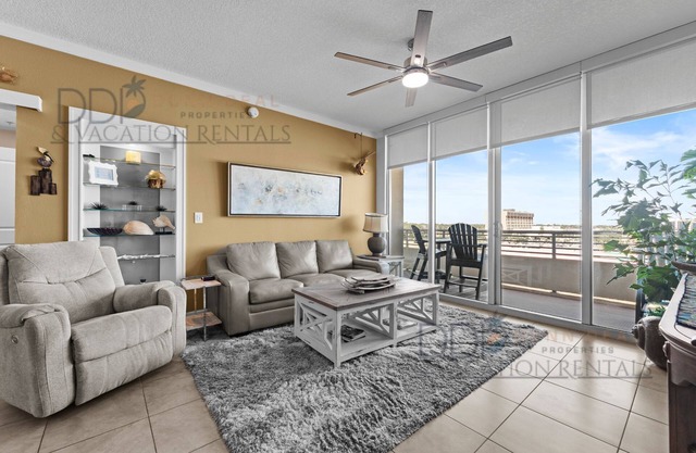 Ocean Club #406 Enjoy panoramic views of the Gulf!