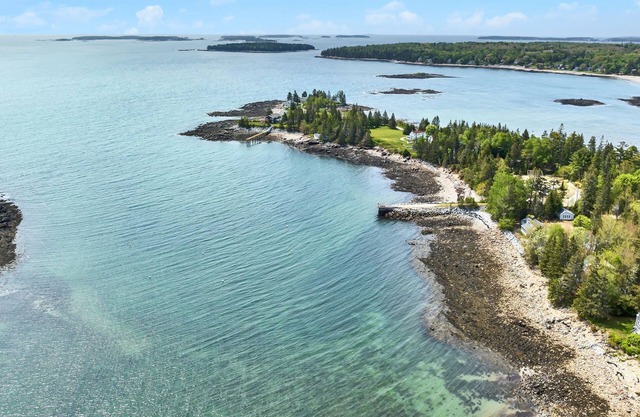 Ocean Duplex East with Walk to Crescent Beach