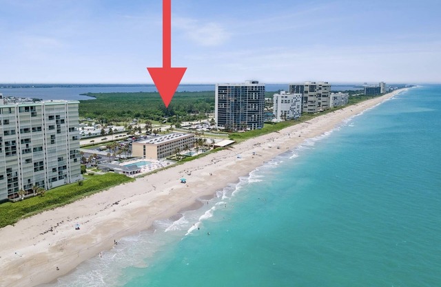 Ocean Front, Pool, Grill, King +Double + Queen Sofa bed, Beach & Pickleball Gear