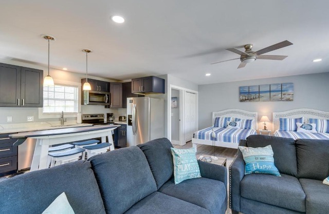 Ocean Isle Beach Vacation Rental about 1 Mi to Pier!