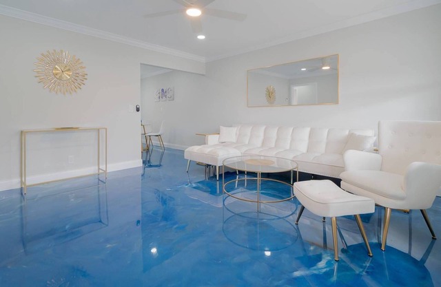 Ocean Oasis Apt B, Downtown, Beach, Dog Friendly, Shops