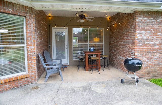 Ocean Springs home, close to downtown & beach