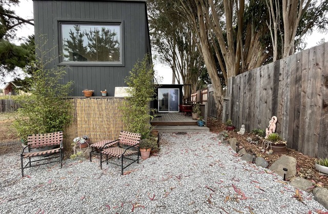 Ocean View, Self/ck in Gallery Guesthouse gallery w/t deck & private parking