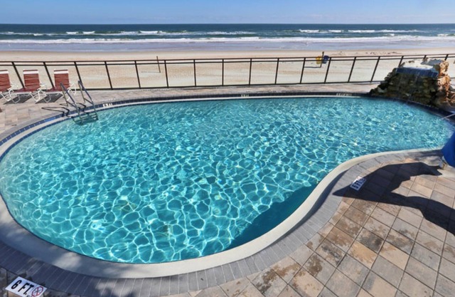 Ocean View Two Bedroom, Luxury Condo, Ormond Beach, FL (3211340)