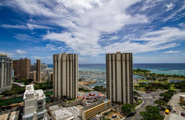 Ocean Views from balcony Walk to Beach and Mall 3024