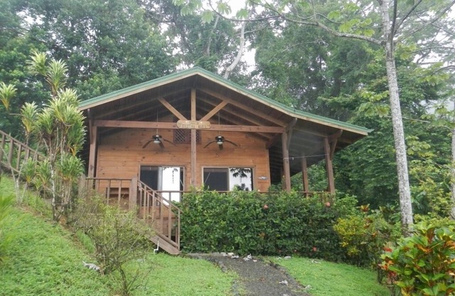 Vistas panorámicas del océano y la jungla desde Casita ... WI-FI plus Servicios 5 estrellas!
