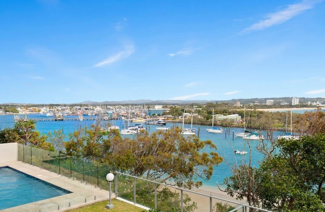 Oceanfront apartment