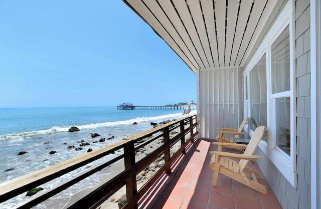 Fabulous Oceanfront Cottage en seco de arena Carbon Beach - Pelican