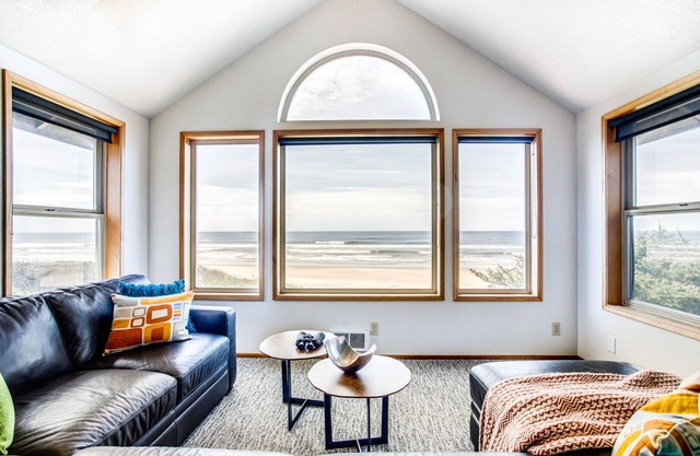 Inicio frente al mar en Miles de Sandy Beach! Bañera de hidromasaje / sala de juegos! Cerca de Yachats NOCHE GRATIS!