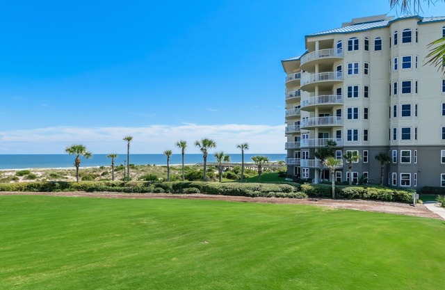 Lujo frente al mar. El Ritz-Carlton a 100 pasos. Alojamiento privado.