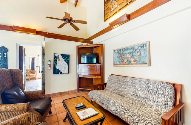 Condominio frente al mar w / vista al mar, piscina compartida y aire acondicionado - a pie de la playa!