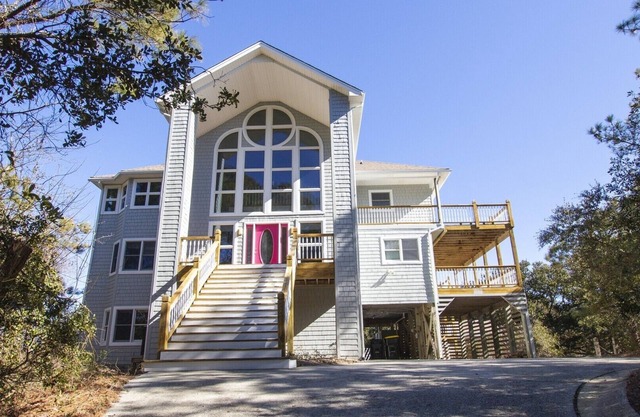 Oceanside, Pool, Hot Tub, Close to Beach, OH1, Silver Sandcastle