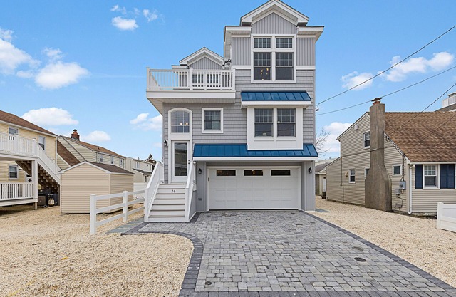 NUEVO junto al mar con piscina, capacidad para 12