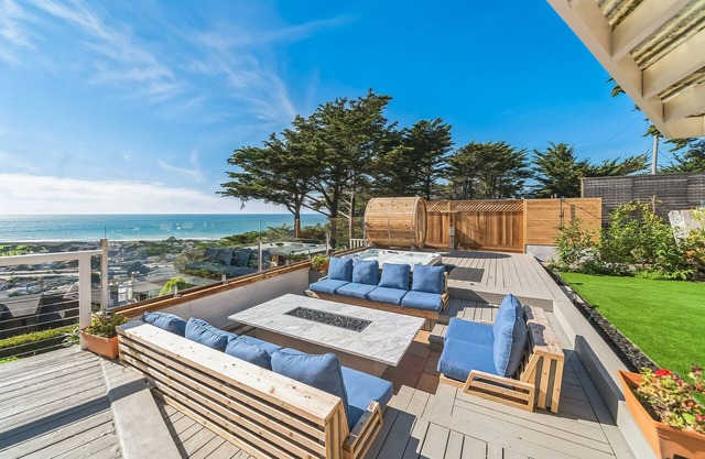 Oceanview Coastal Retreat with Barrel Cedar Sauna, Hot Tub & Fire Pit