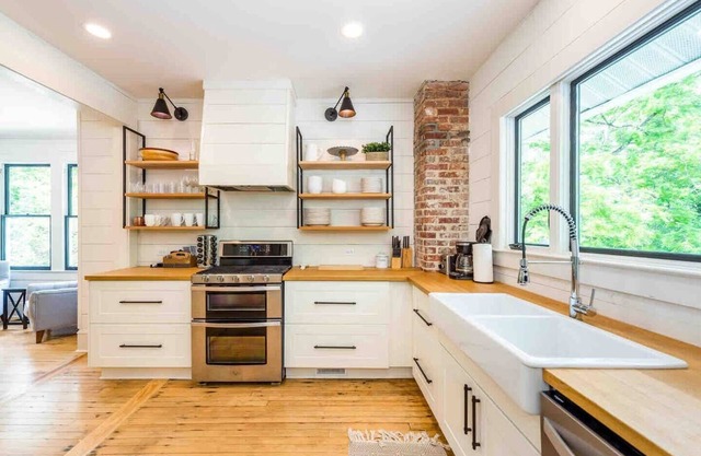 One night weekday stays available - apple pick & get a quick mountain escape in!