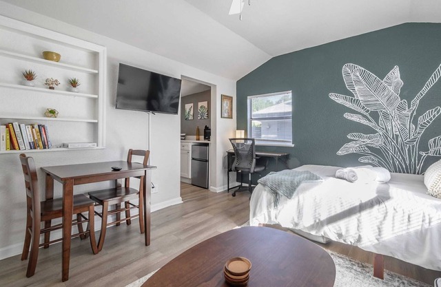 "Off the Ledge" - Studio|St Pete|Central Avenue