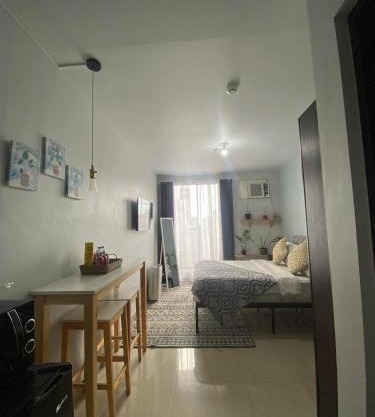 Ohana Buenbyahe Studio Rooms with balcony in Mandaluyong, Edsa Shaw Mrt and Megamall