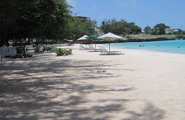 Oistins Cottage - ¡Solo momentos de la playa!