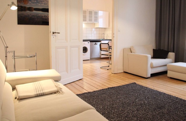 Viejos brazos del vientre: Apartamento de 2.5 habitaciones totalmente amueblado en Trendviertel