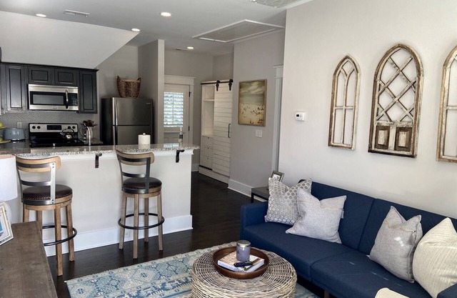 Old Village Retreat-Shem Creek-Downtown CHS-Beach