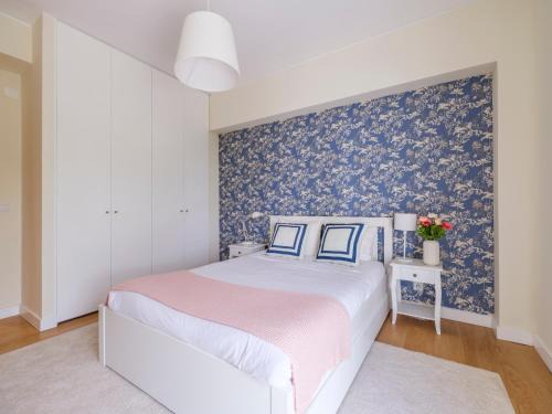 Olivais Spacious Apartment near airport