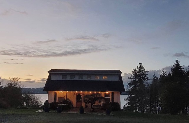 Olympia Waterfront Beach Cottage