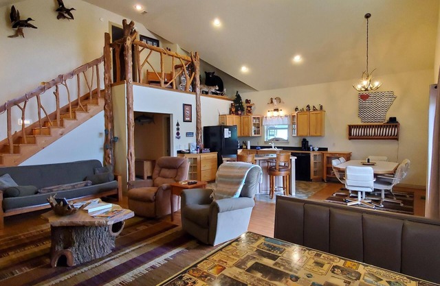 ON THE ISLAND CLOSE TO RECREATION CENTER!