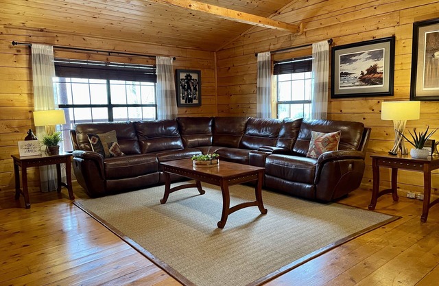 ** Encantadora y acogedora cabaña con rampa para botes **