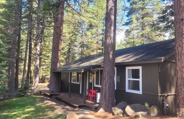 UN DORMITORIO / UN BAÑO EN BIG COVE !!