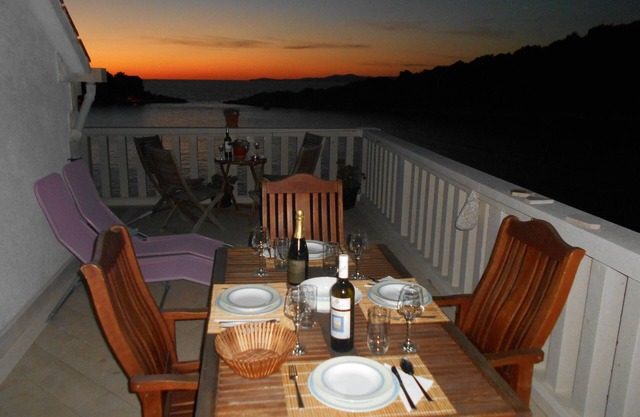 Apartamento de una habitación en la playa Zaklopatica, Lastovo (A-8346-d)