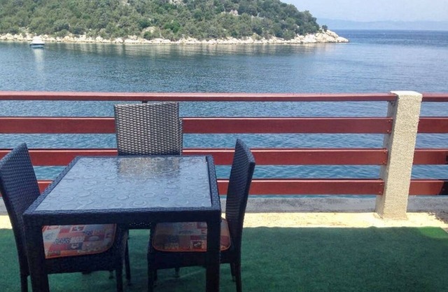 Apartamento de una habitación en la playa Zaklopatica, Lastovo (A-8347-b)