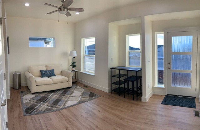 One Bedroom Condo Near St. Luke's