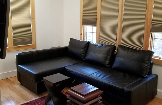 Suite de un dormitorio en el pueblo de Saugerties