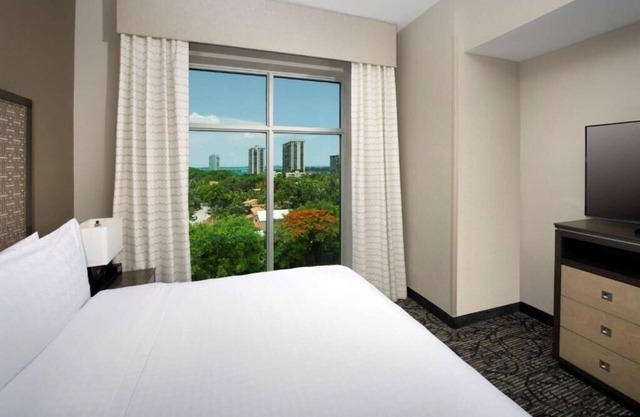 One Bedroom Suite Near Simpson Park MIA