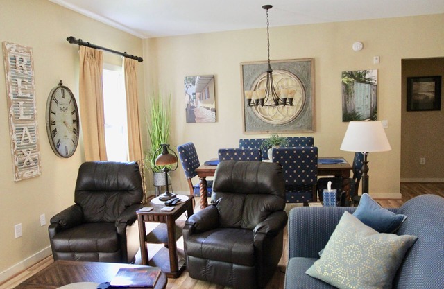 Hermoso condominio de 2 dormitorios en World Golf Village, comunidad de King And Bear