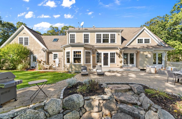 Opulent Private Waterfront Escape, Family Friendly